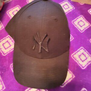 New York Yankees OSFA Black Velcro Hat